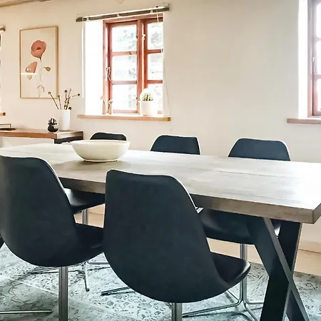 Vakantiehuis Beautiful In W/ Wifi And 2 Bedrooms