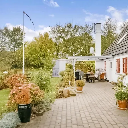 Vakantiehuis Beautiful In W/ Wifi And 2 Bedrooms